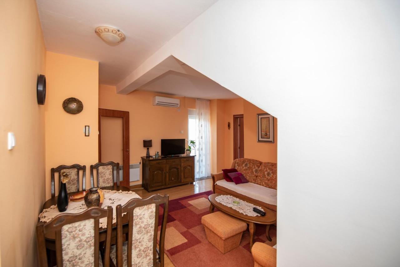 Apartman Pogled Trebinjeアパートメント エクステリア 写真