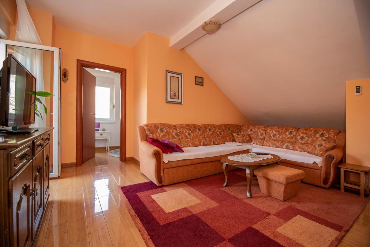 Apartman Pogled Trebinjeアパートメント エクステリア 写真